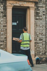 Why More Companies Are Turning to Specialized Final-Mile Carriers Instead of General Freight Providers